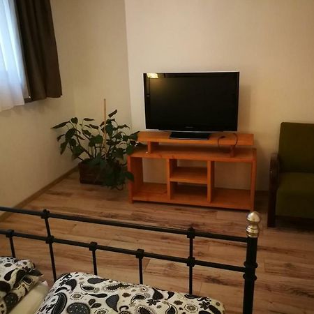 Hangulatos studió lakás Budapest Esterno foto