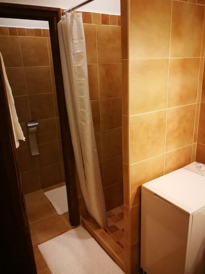 Hangulatos studió lakás Budapest Esterno foto