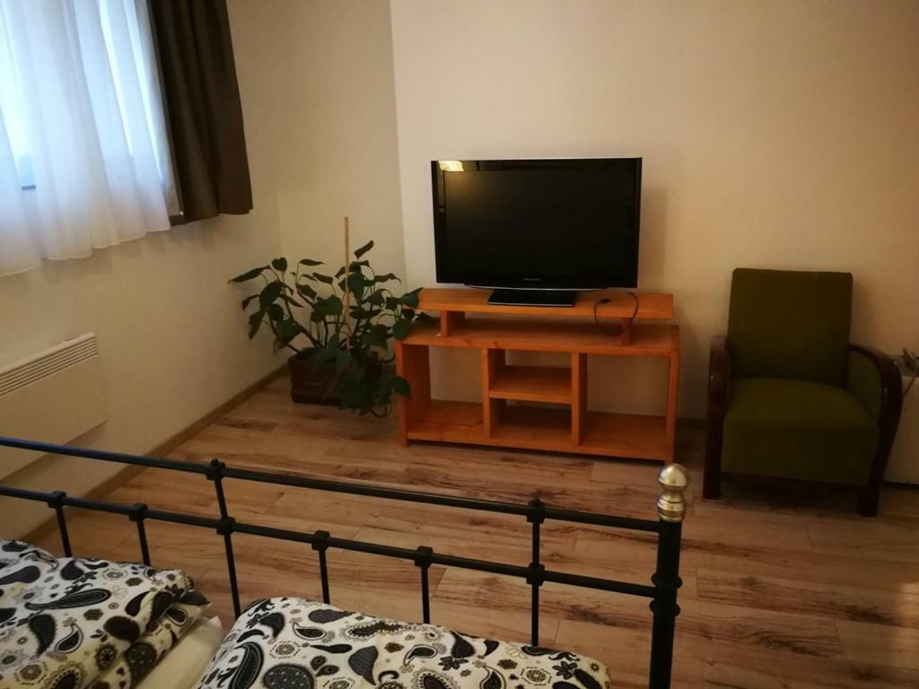 Hangulatos studió lakás Budapest Esterno foto